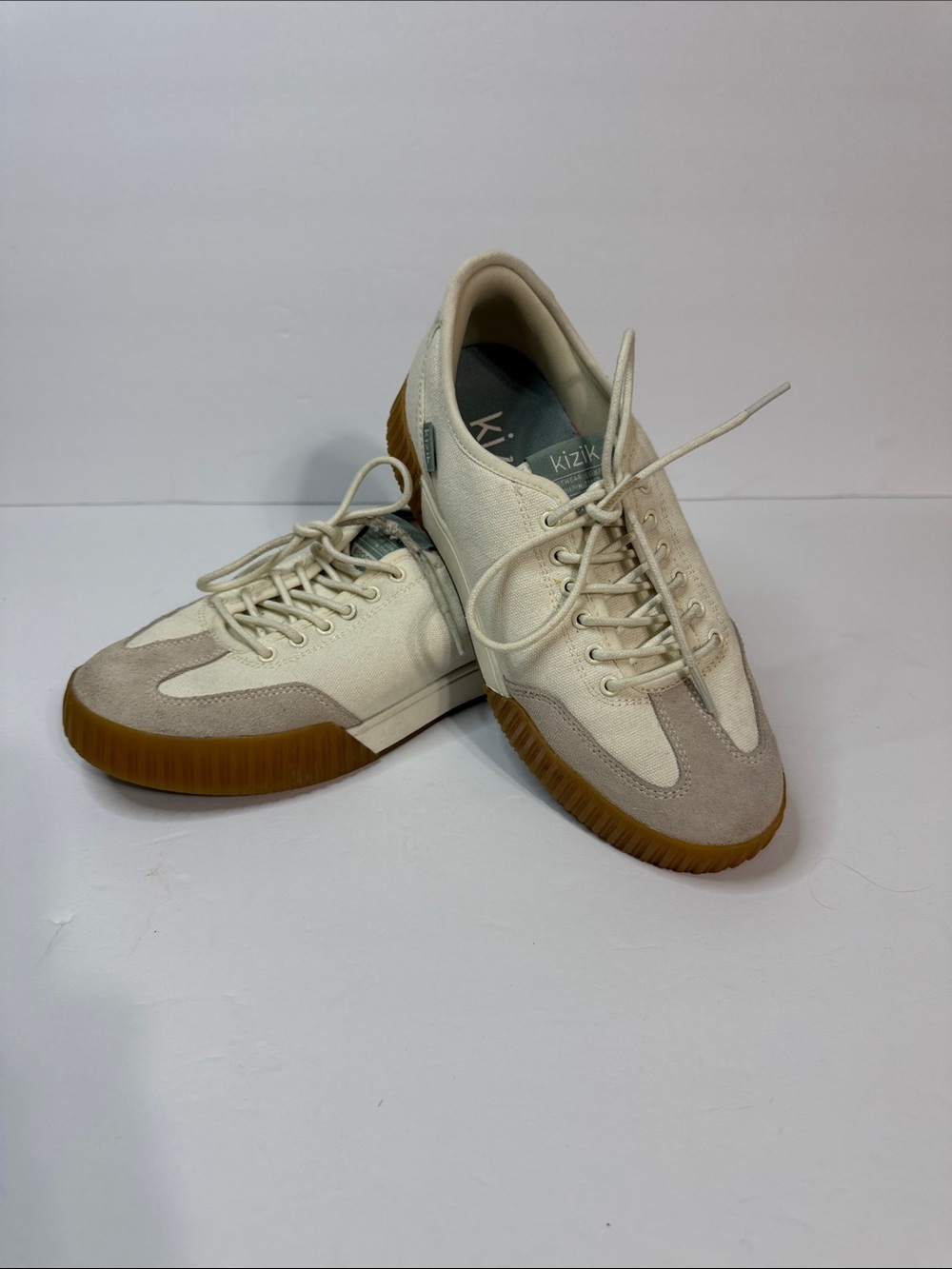 Kizik Women's Cream Canvas & Taupe Suede Low-Top Sneakers with Gum Sole